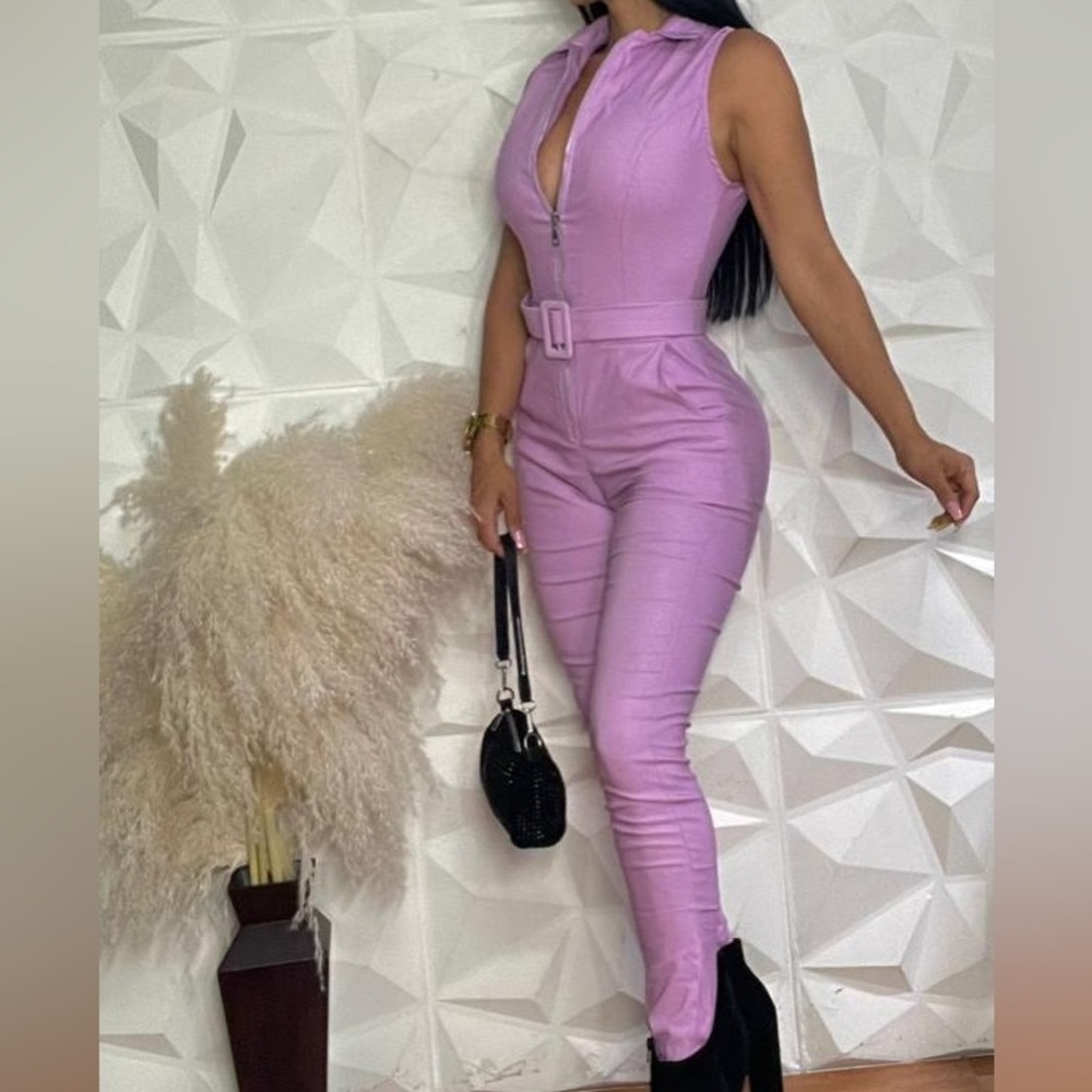 Beautiful lilac jumpsuit, available in one size
